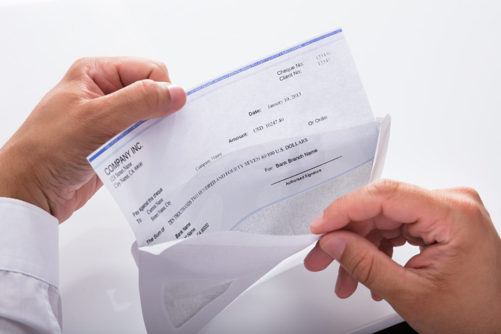 importance of issuing paycheck stubs